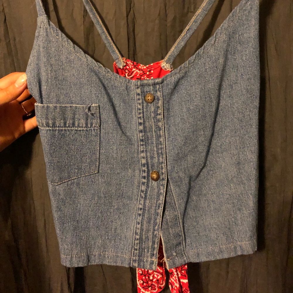Super cute jean top with bandanna back 🇺🇸